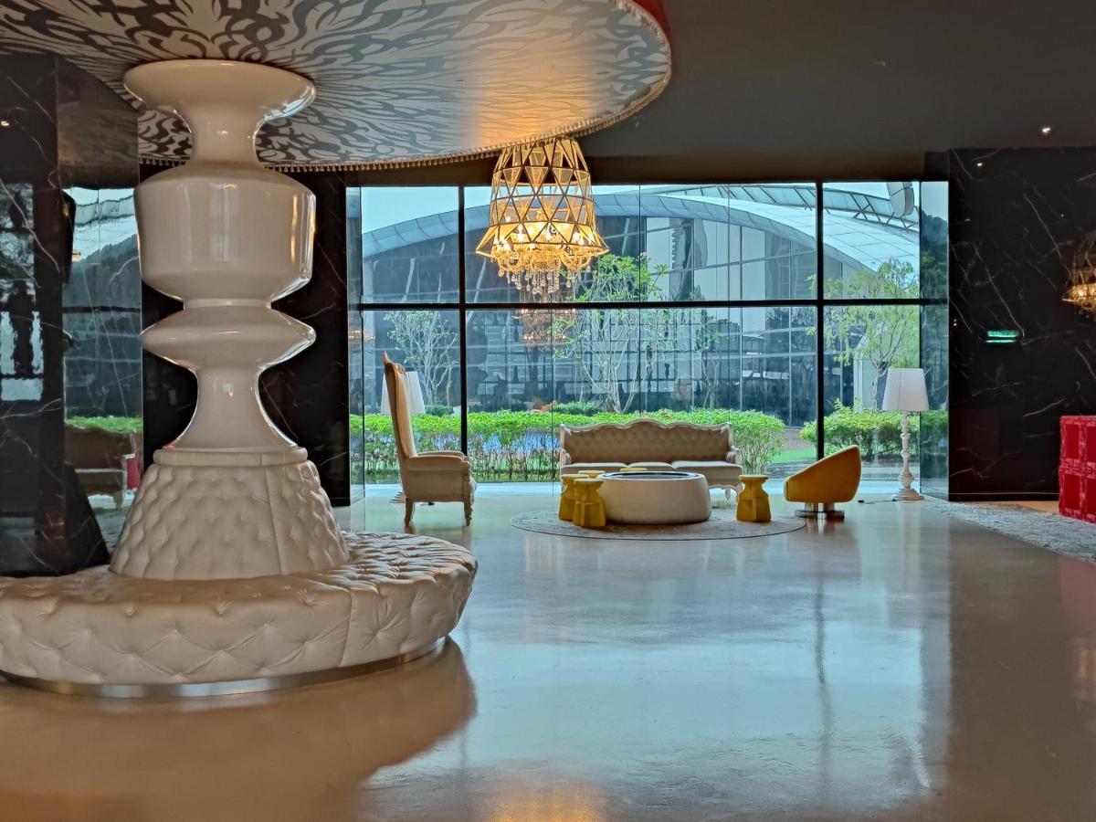Arte Mont Kiara Host By Host Corner Suites Kuala Lumpur Exterior photo